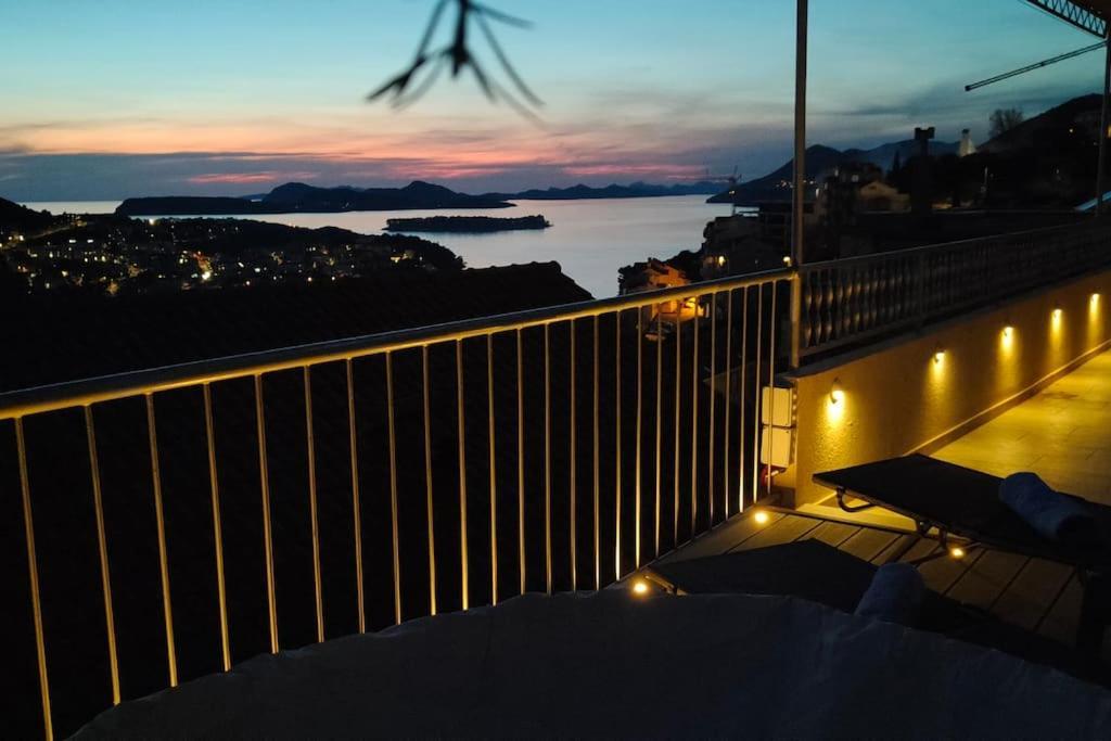 Apartamento Kate'S Studio With An Amazing View Dubrovnik Exterior foto